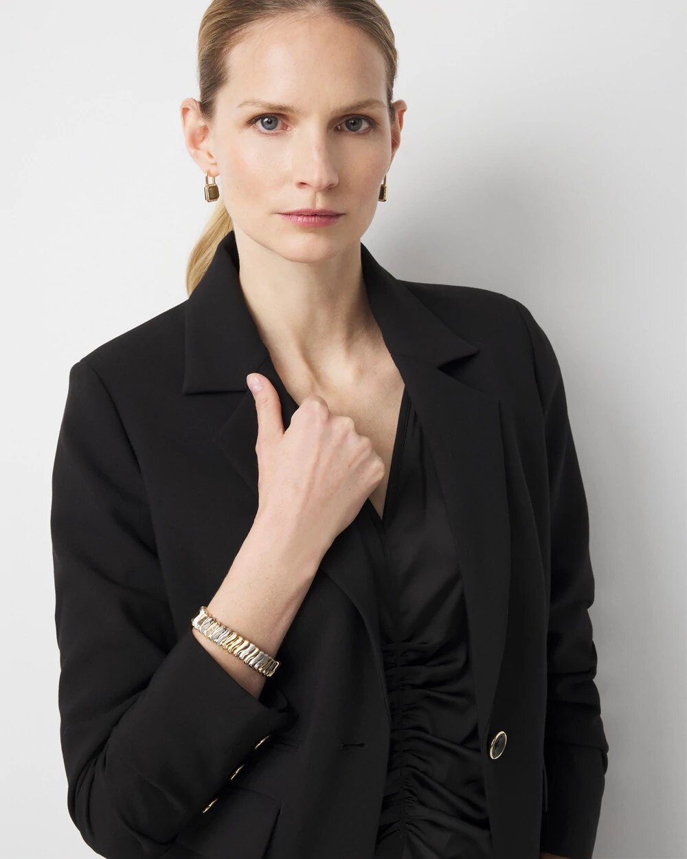 WHBM_BR20MM20Sculptural20Wave_570405661_NEU001847_OF_MAIN-1.jpeg