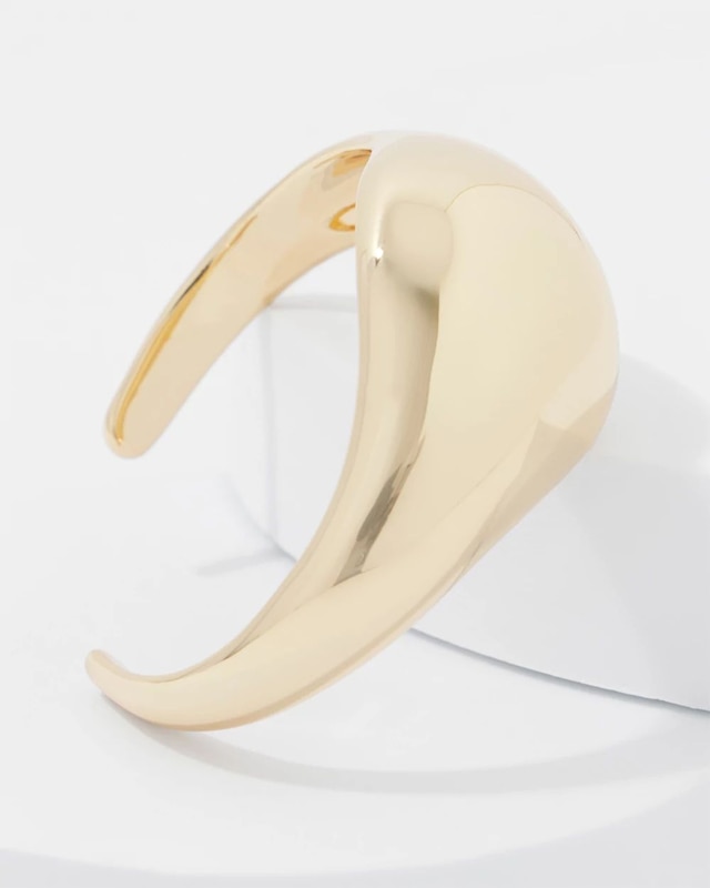 WHBM_BR_20Gld_20Sculptural_20Cuff_570393081_TAN000932_TT_ALT_201.jpeg