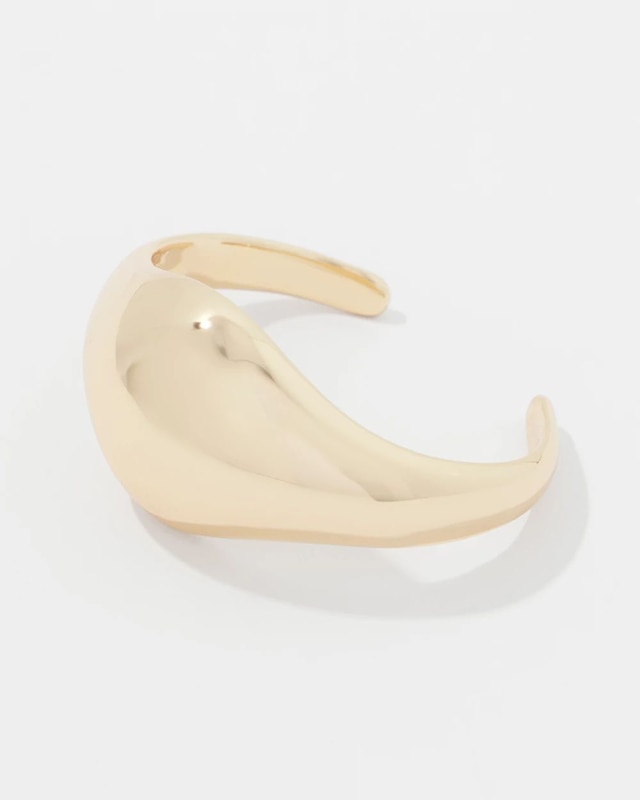WHBM_BR_20Gld_20Sculptural_20Cuff_570393081_TAN000932_TT_MAIN.jpeg