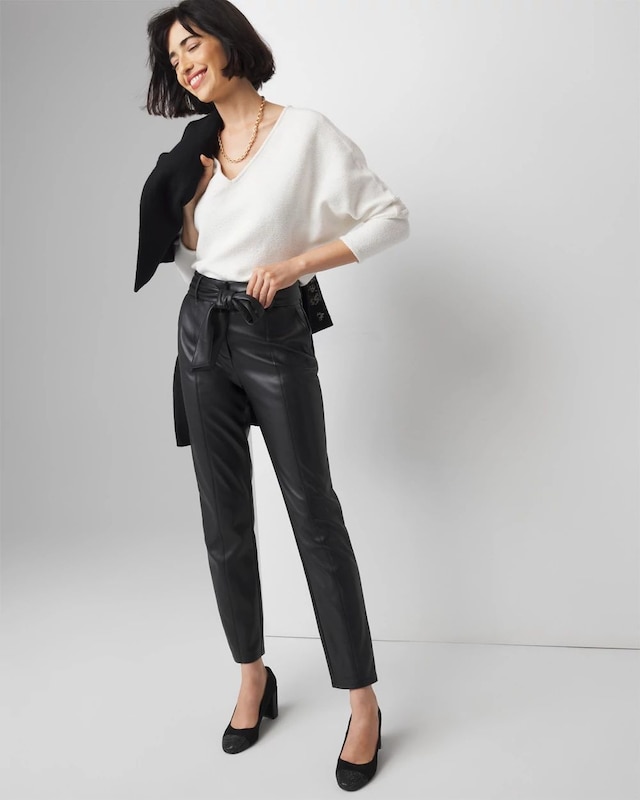 WHBM_Chenille_20V_20Neck_20Snit_570379199_IVO006469_OF_ALT_201.jpeg