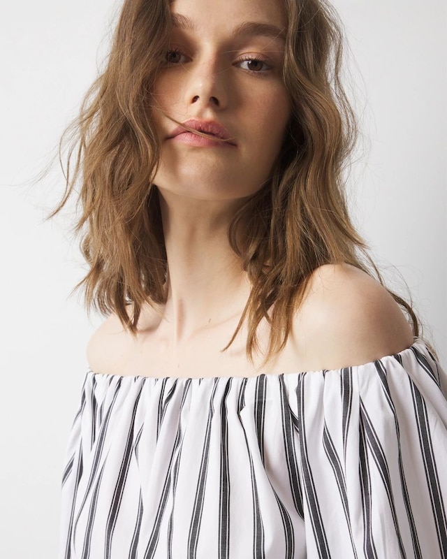 WHBM_Drama_20Slv_20Poplin_20Blouse_570385746_WHT006643_OF_ALT_202.jpeg