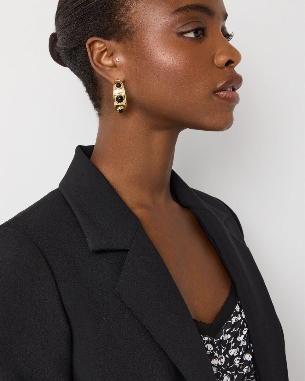 WHBM_ER20Gld20Black20Cab20Hoop_570414226_BLK001101_OF_MAIN-1.jpeg