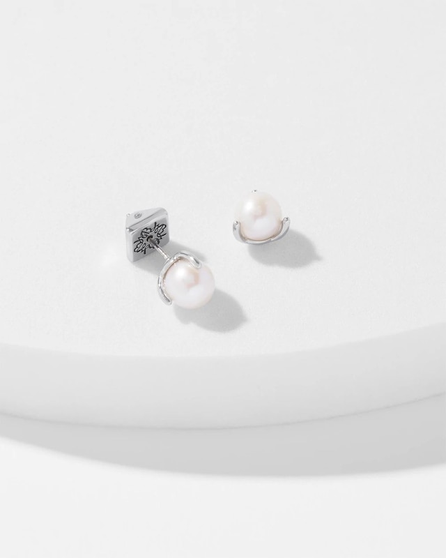 WHBM_ER_2010MM_20Pearl_20Stud_570336066_TAN001111_TT_ALT_201.jpeg
