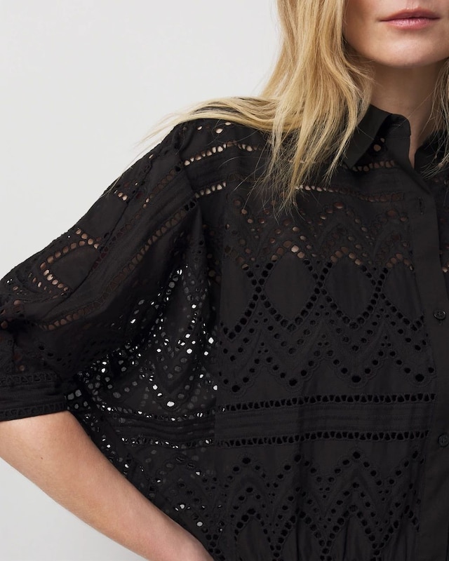WHBM_ES_20Eyelet_20Shirt_570391257_BLK000001_OF_ALT_202.jpeg