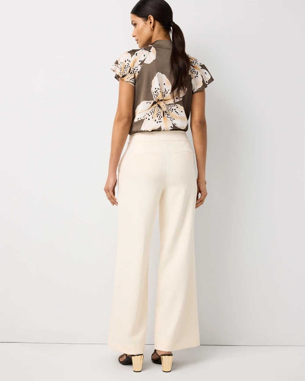WHBM_Flat20Front20Wide20Leg_570396442_WHT006744_OF_ALT201.jpeg