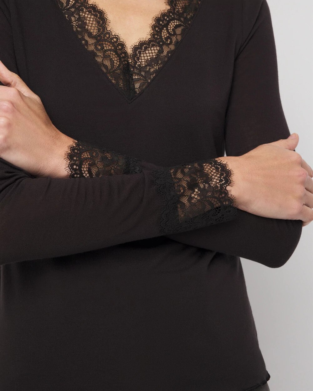 WHBM_LS20Lace20Trim20V20Nk20Tee_570400960_BLK000001_OF_ALT202.jpeg