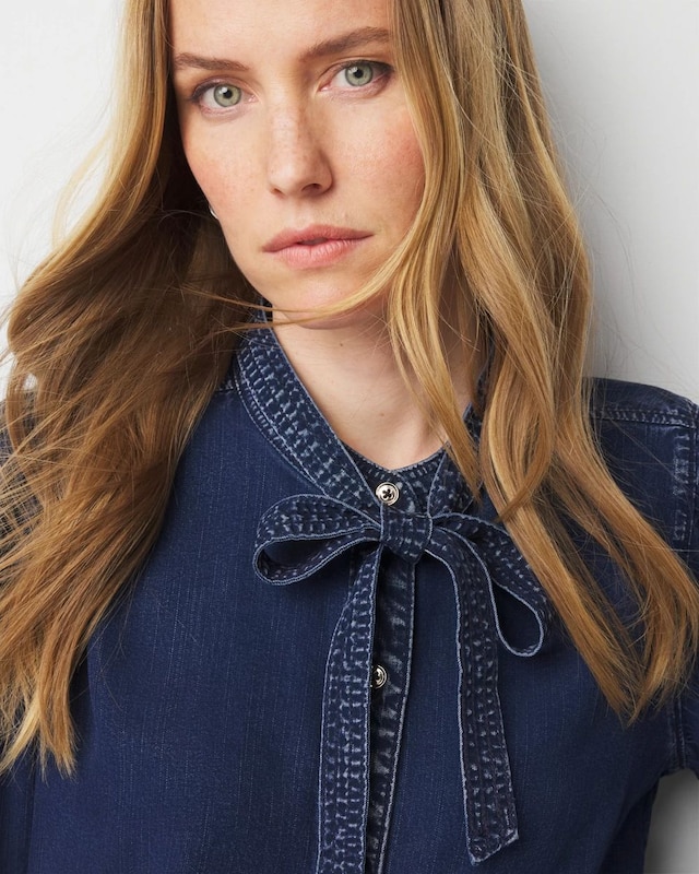 WHBM_LS_20Denim_20Shirt_570381475_BLU006534_OF_ALT_202.jpeg