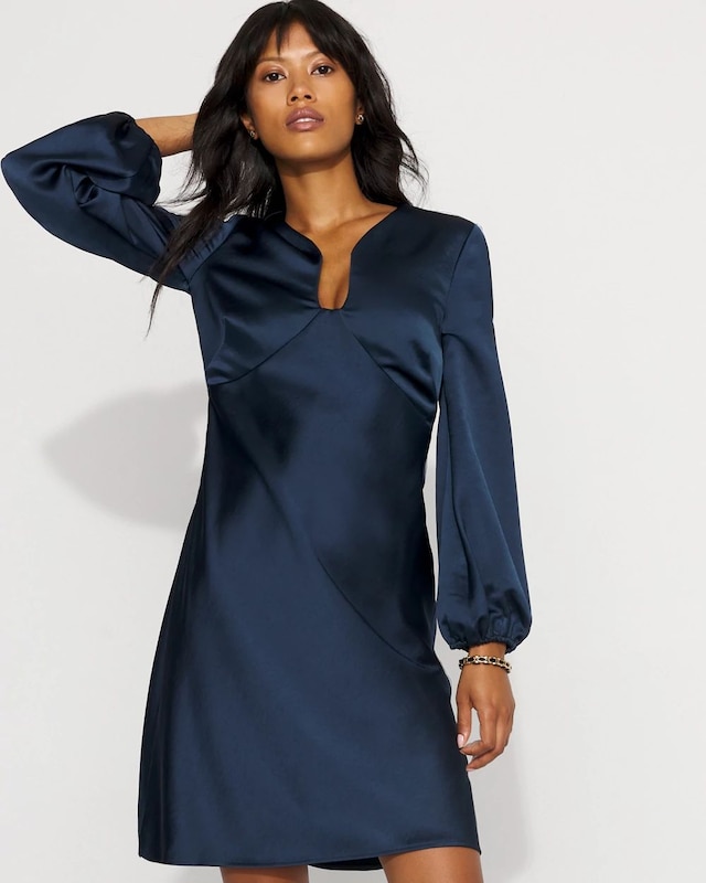 WHBM_LS_20Plunge_20Nk_20Mini_570400138_BLU002099_OF_MAIN.jpeg