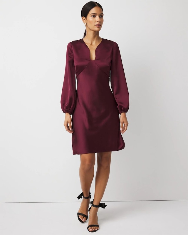 WHBM_LS_20Plunge_20Nk_20Mini_570400711_RED006838_OF_MAIN.jpeg