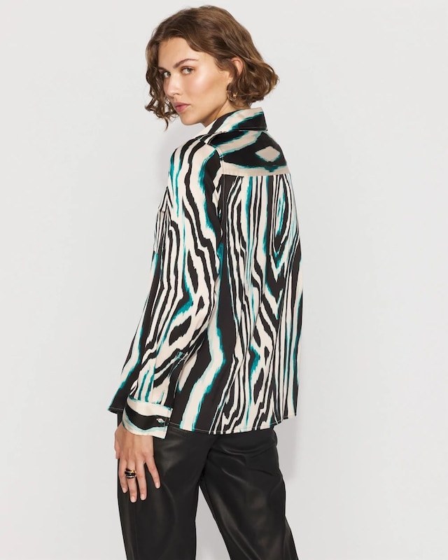 WHBM_LS_20Relaxed_20Utility_20Shirt_570399204_TAN007093_OF_ALT_203.jpeg