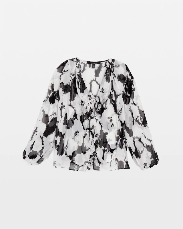 WHBM_LS_20Ruffle_20Front_20Blouse_570382534_IVO006610_PU_ALT_204.jpeg