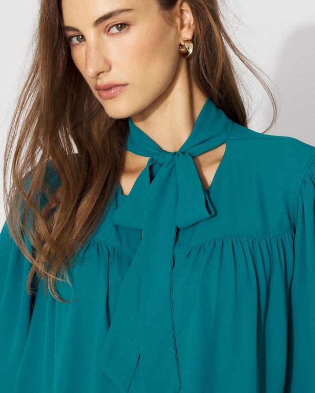 WHBM_LS_20Tie_20Neck_20Blouse_570397749_GRN001134_OF_ALT_202.jpeg