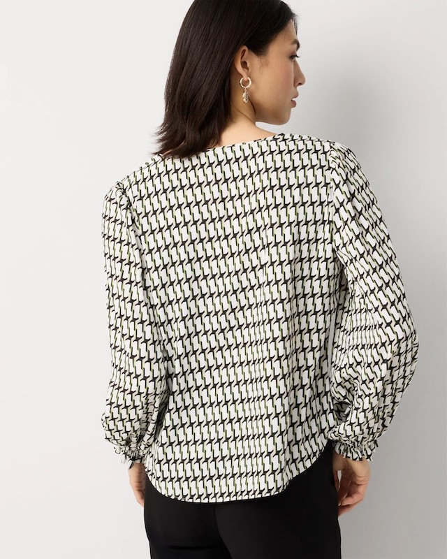 WHBM_LS_20Vnk_20Crepe_20Blouse_570409681_IVO007405_OF_ALT_203.jpeg