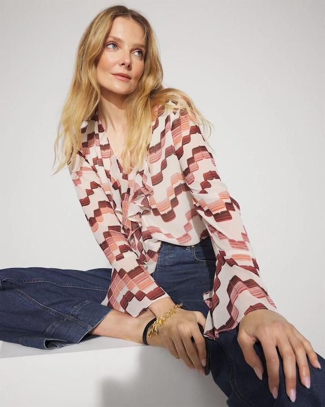 WHBM_LS_20Vnk_20Ruffle_20Blouse_570393346_NEU006927_OF_ALT_201.jpeg