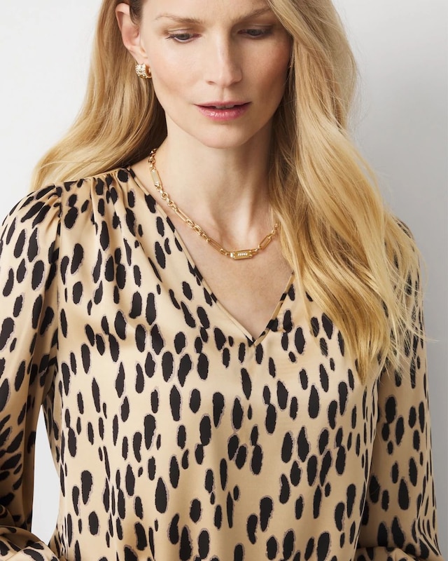WHBM_LS_20Vnk_20Satin_20Blouse_570404816_NEU007351_OF_ALT_202.jpeg