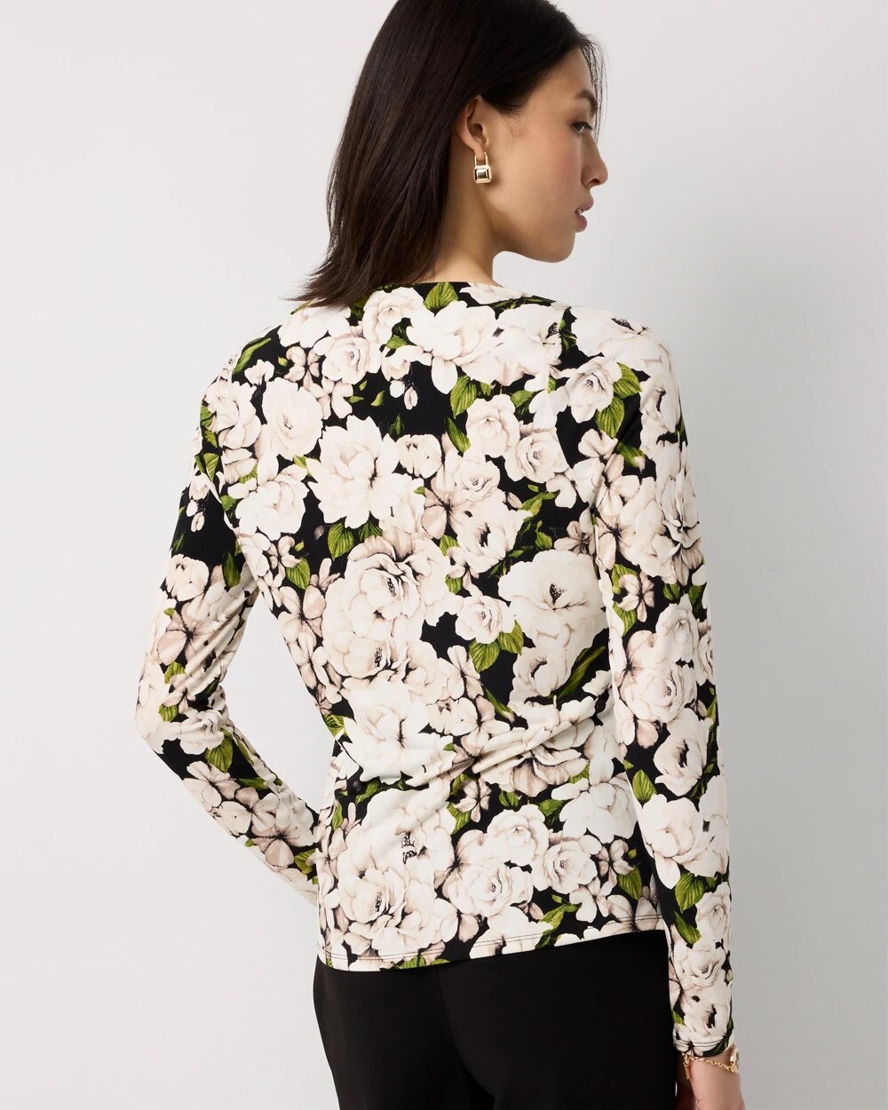 WHBM_MJ20Shirred20Shoulder20LS_570405926_BLK007412_OF_ALT203.jpeg