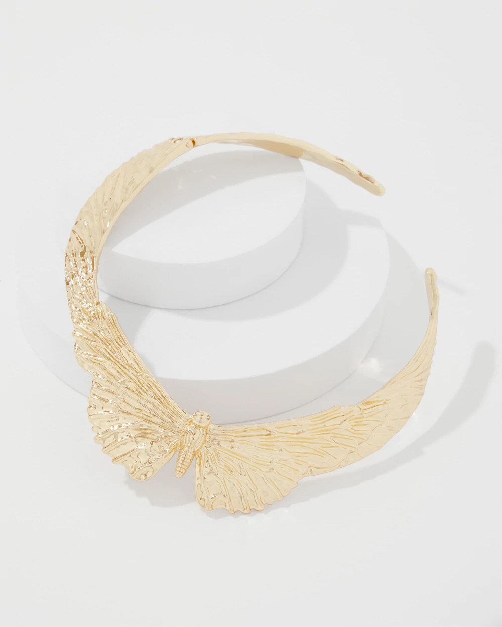 WHBM_NK20Gld20Butterfly20Collar_570407800_TAN000932_TT_ALT201.jpeg