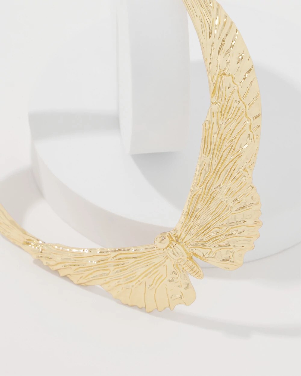 WHBM_NK20Gld20Butterfly20Collar_570407800_TAN000932_TT_ALT202.jpeg