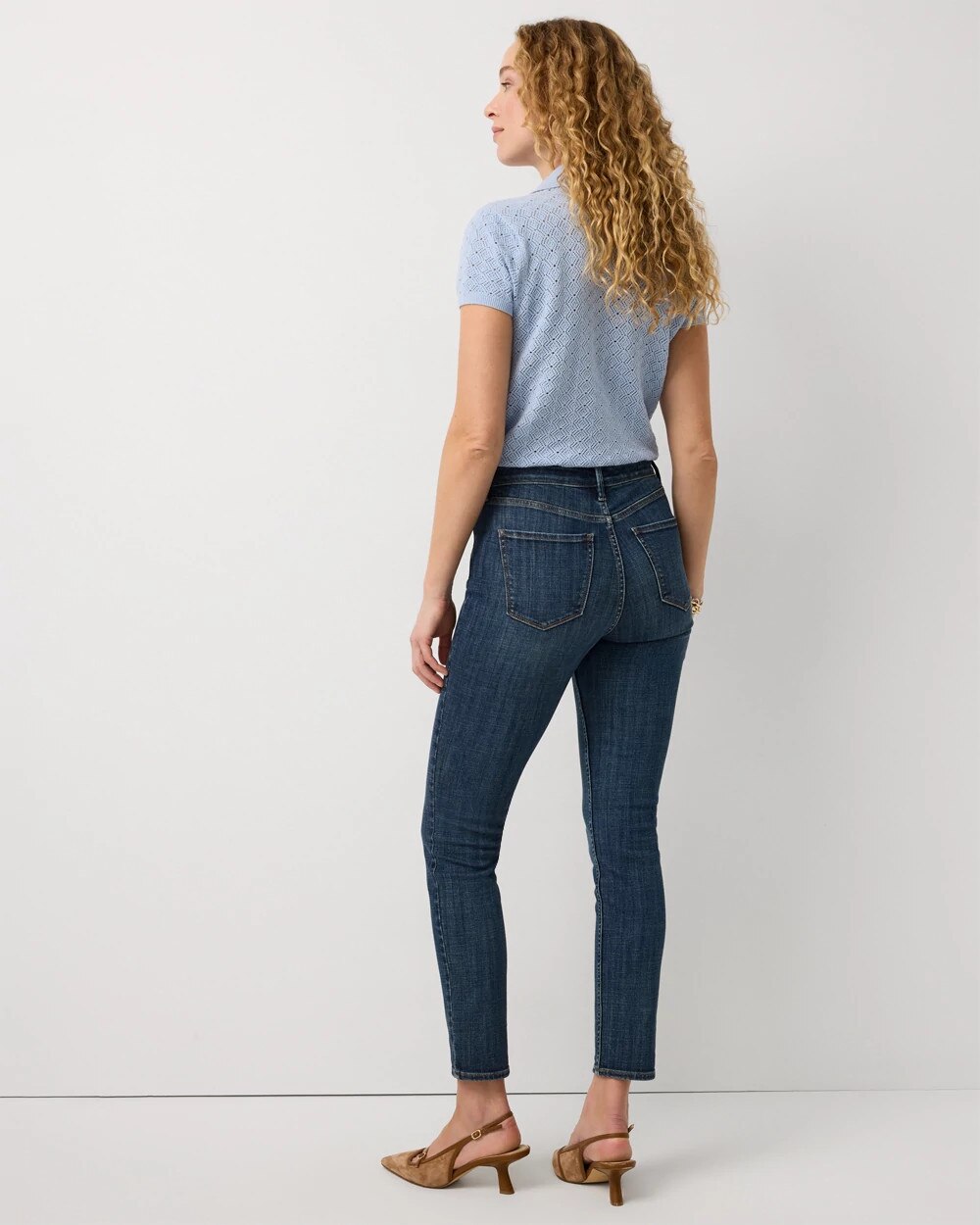 WHBM_New20Skinny20520Pocket_570393336_BLU006654_OF_ALT201.jpeg