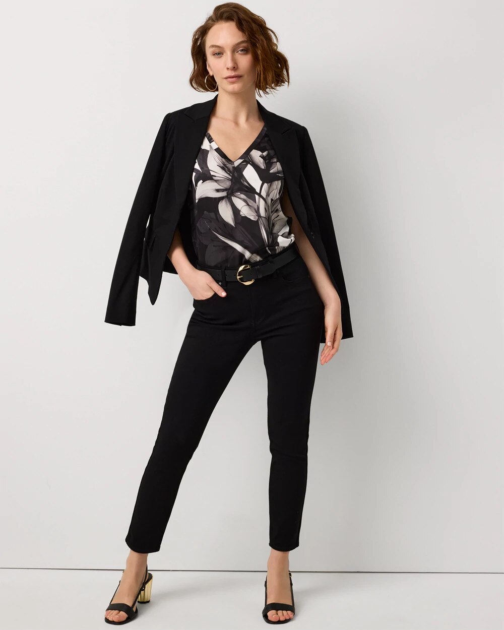 WHBM_New20Skinny20520Pocket_570396957_BLK004767_OF_ALT203.jpeg
