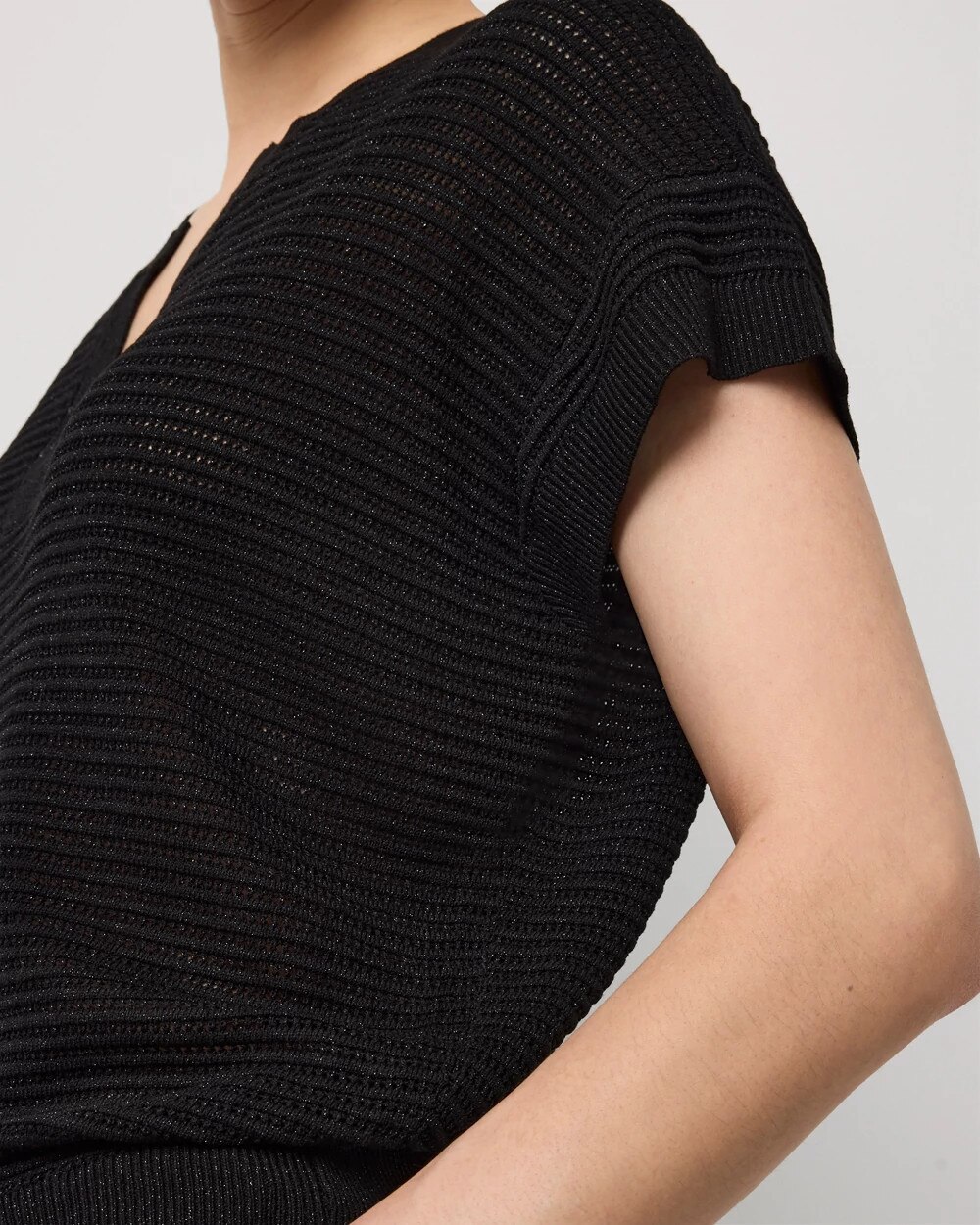 WHBM_Notch20Nk20Stitchy20PO_570411604_BLK007597_OF_ALT202.jpeg