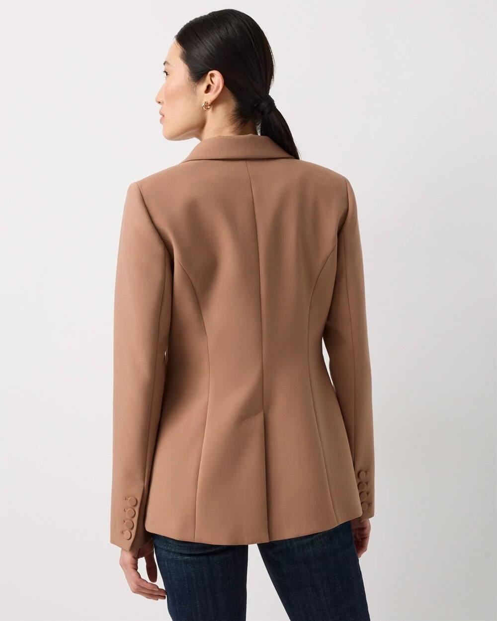 WHBM_One20Button20Blazer20LDW_570410577_BRN007503_OF_ALT203.jpeg