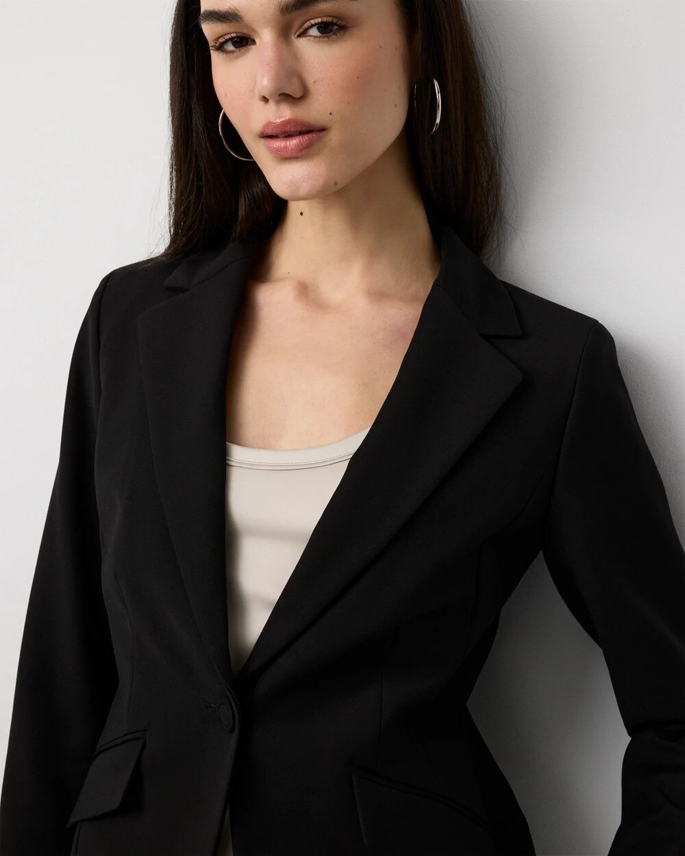 WHBM_One20Button20Blazer_570377562_BLK000001_OF_ALT202.jpeg