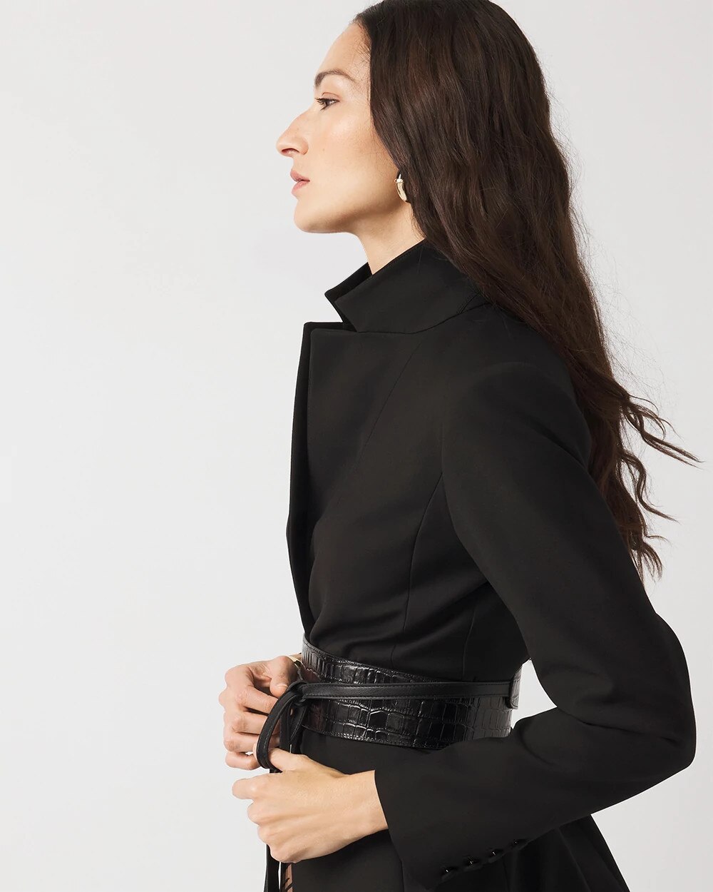 WHBM_One20Button20Blazer_570377562_BLK000001_OF_ALT206.jpeg