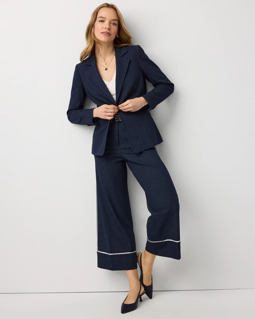 WHBM_One20Button20Blazer_570409330_BLU006648_OF_ALT201.jpeg