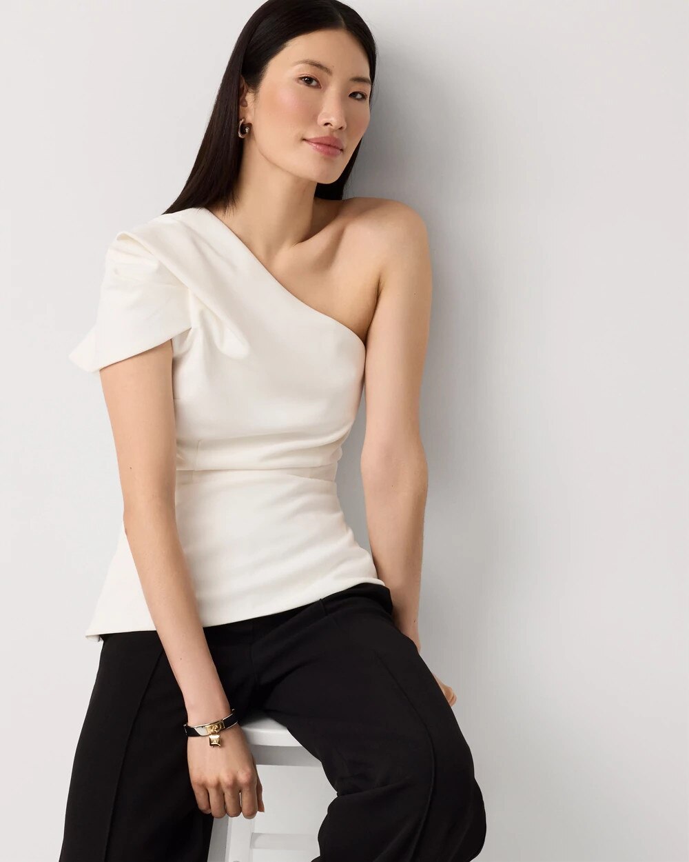 WHBM_One20Shldr20Sculpted20Top_570407285_IVO000190_OF_ALT201.jpeg