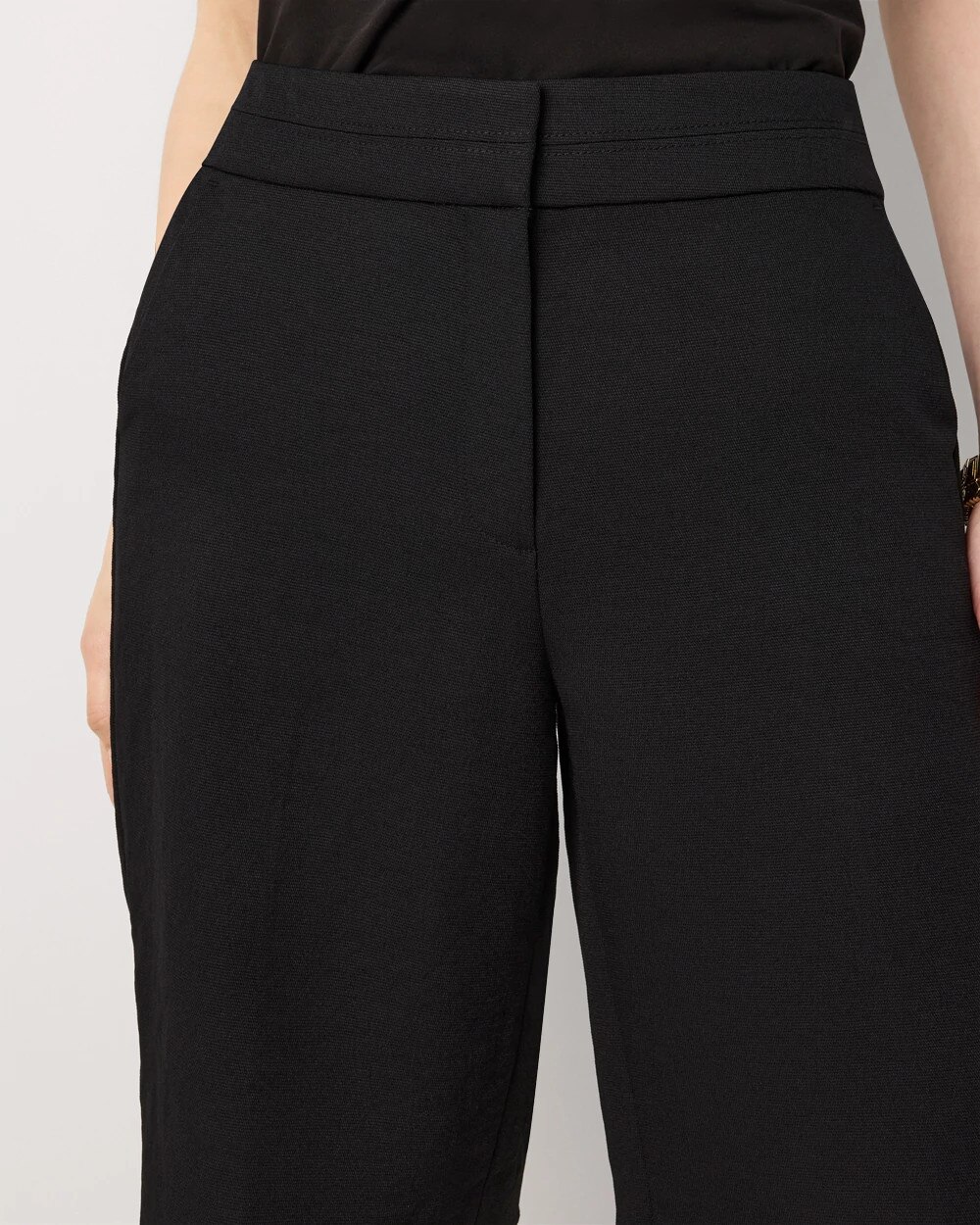 WHBM_Pleated20Bermuda20Short_570410992_BLK000001_OF_ALT202.jpeg
