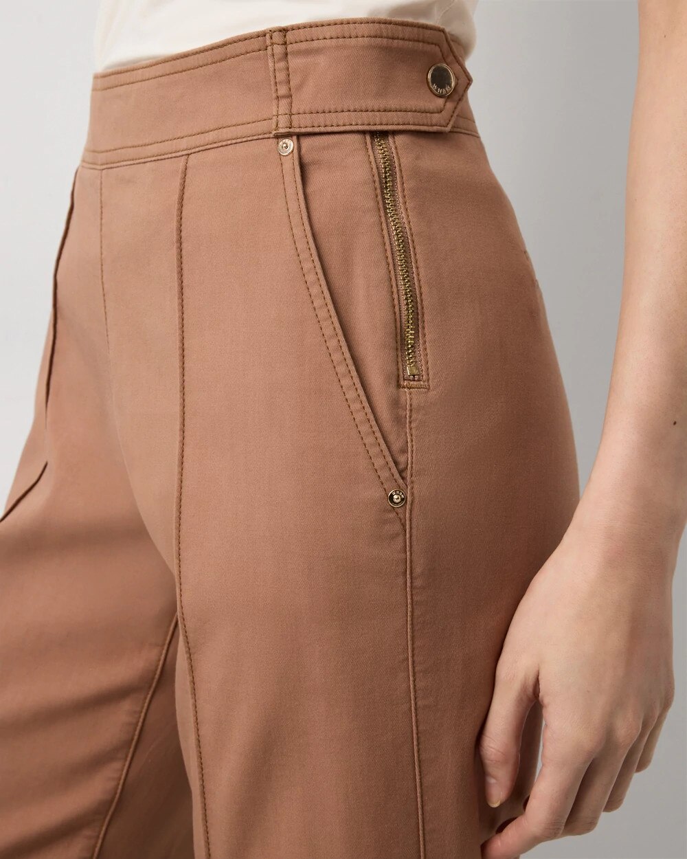 WHBM_Pret20Seamed20WL20Crop_570409578_BRN007503_OF_ALT202.jpeg