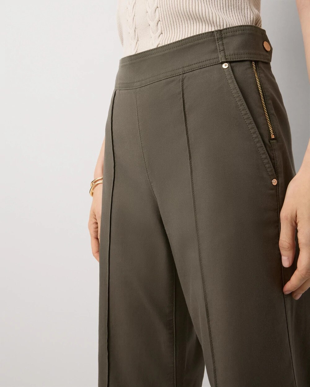 WHBM_Pret20Seamed20WL20Crop_570409599_GRN007271_OF_ALT202.jpeg