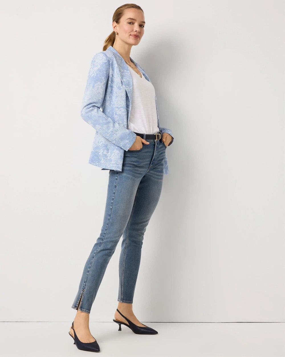 WHBM_Printed20Flowy20Blazer_570410602_BLU007535_OF_ALT201.jpeg