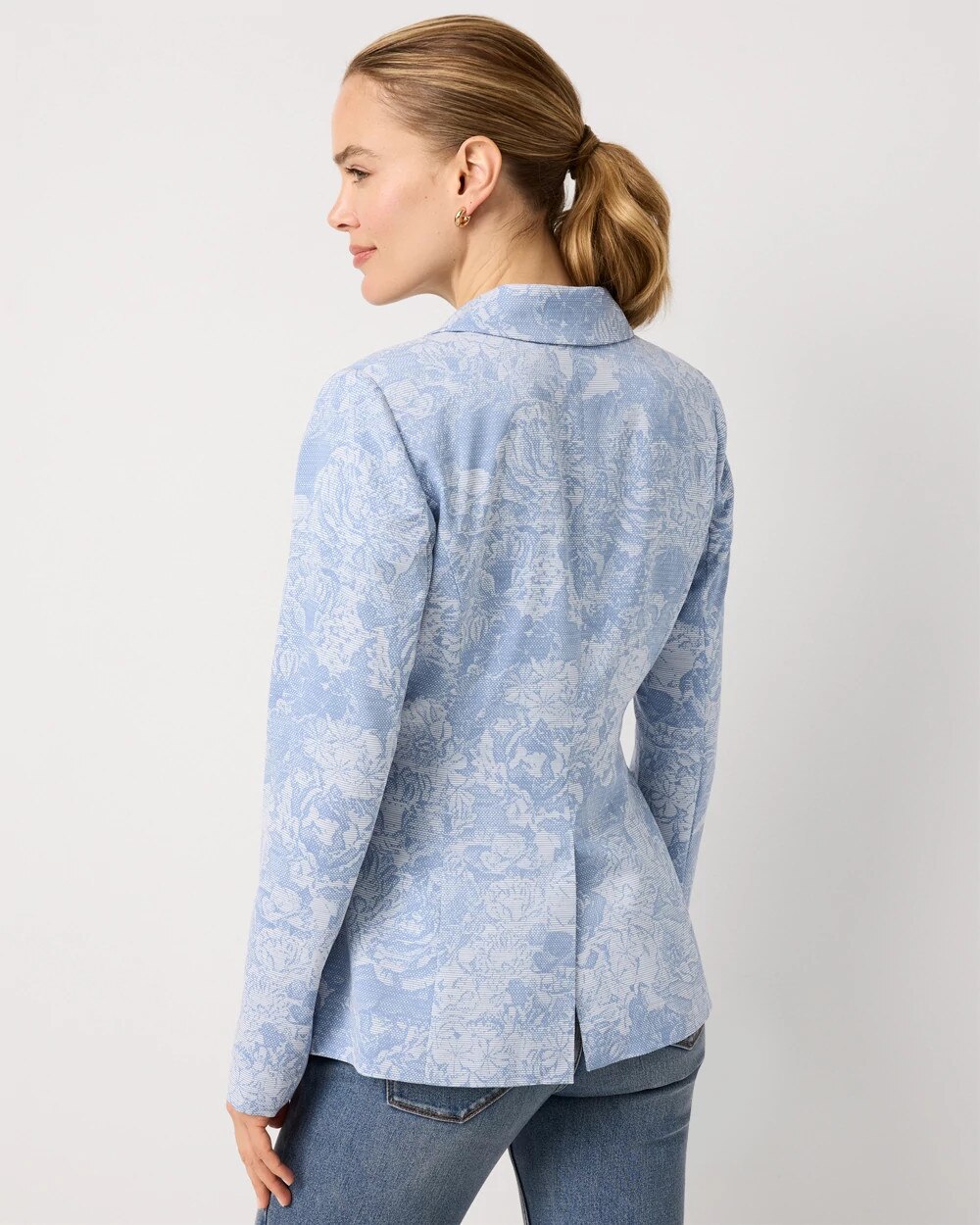 WHBM_Printed20Flowy20Blazer_570410602_BLU007535_OF_ALT203.jpeg