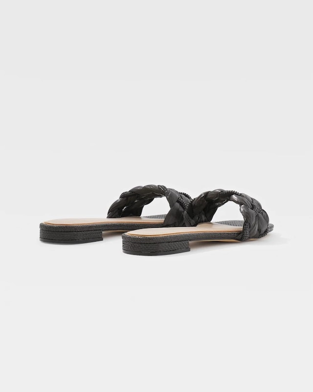 WHBM_Raffia_20Cry_20Braided_20Flat_570390189_BLK000001_TT_ALT_202.jpeg
