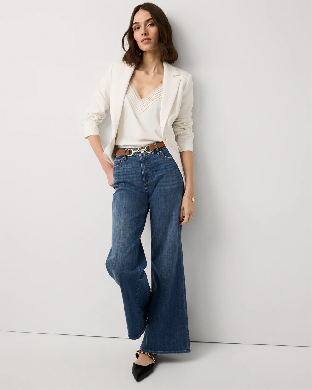 WHBM_SL20Crepe20Pintuck20Tank_570409661_IVO000190_OF_ALT201.jpeg