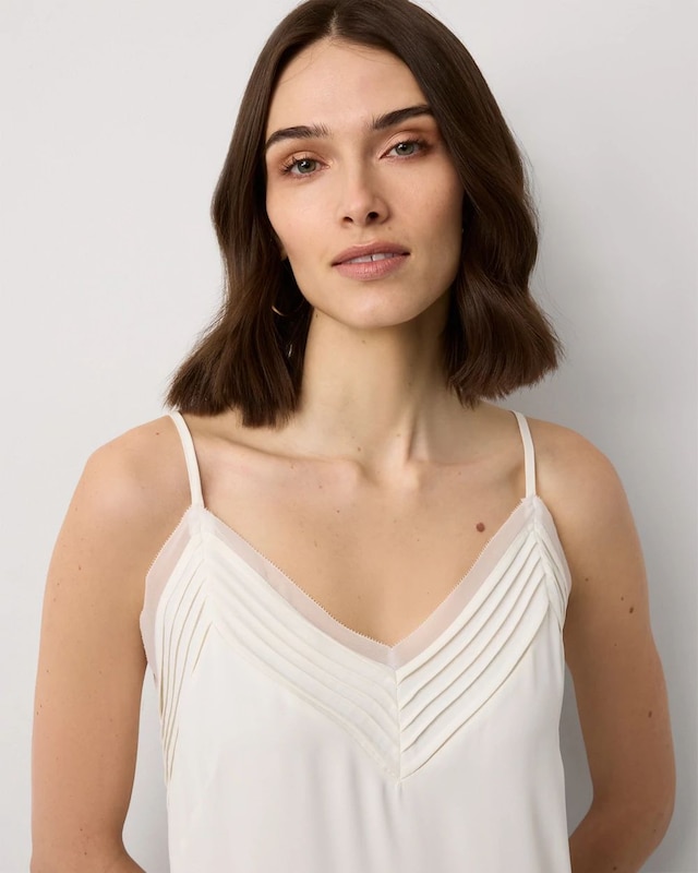 WHBM_SL_20Crepe_20Pintuck_20Tank_570409695_IVO000190_OF_ALT_202.jpeg