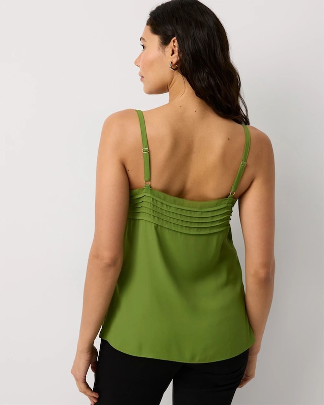 WHBM_SL_20Crepe_20Pintuck_20Tank_570409696_GRN007355_OF_ALT_203.jpeg
