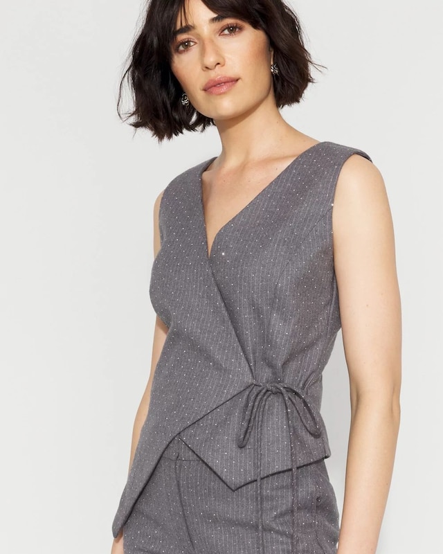 WHBM_SL_20Heatset_20Vest_570398598_GRY007027_OF_MAIN.jpeg