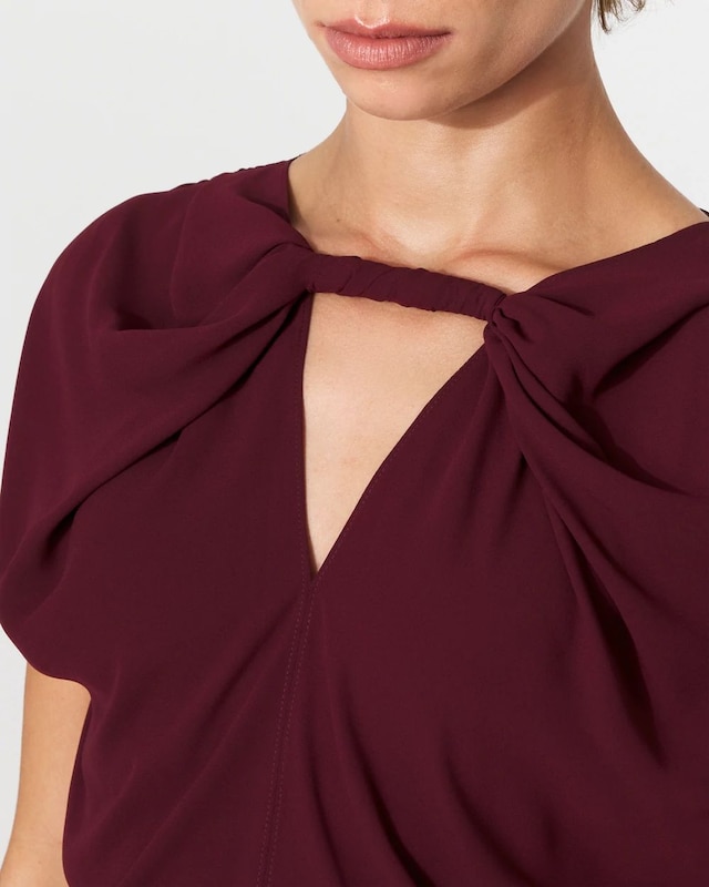 WHBM_SL_20Twist_20Nk_20Keyhole_20Shell_570399200_RED006838_OF_ALT_202.jpeg
