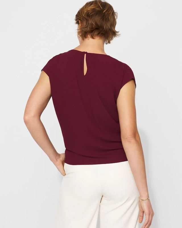 WHBM_SL_20Twist_20Nk_20Keyhole_20Shell_570399200_RED006838_OF_ALT_203.jpeg