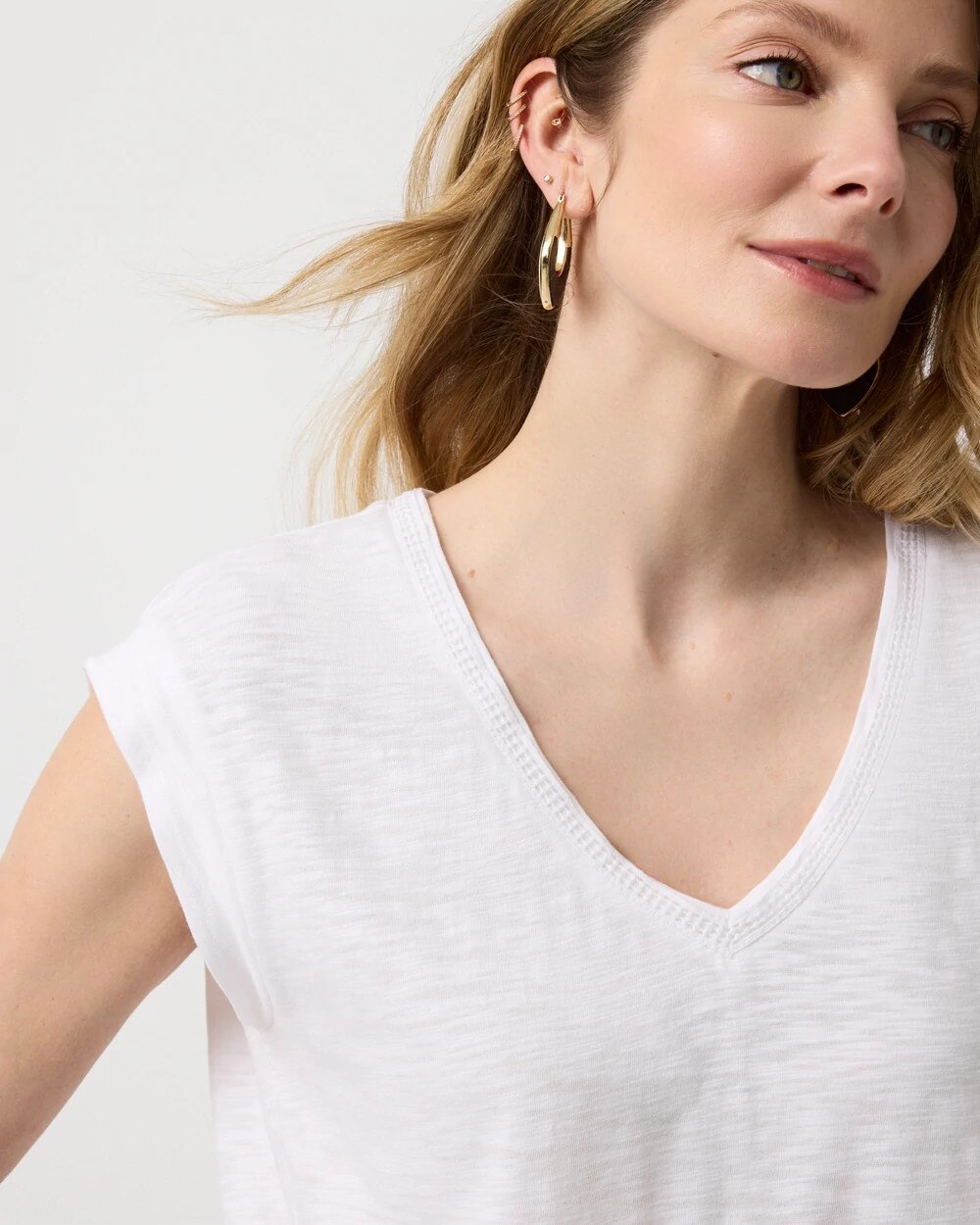 WHBM_SS20Crochet20Vnk20Tee_570411411_WHT000100_OF_ALT202.jpeg