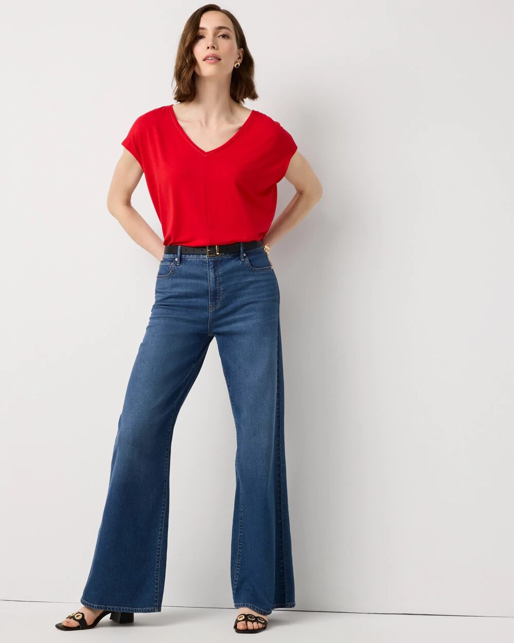 WHBM_SS20Jetsetter20Tee_570410901_RED007505_OF_ALT201.jpeg