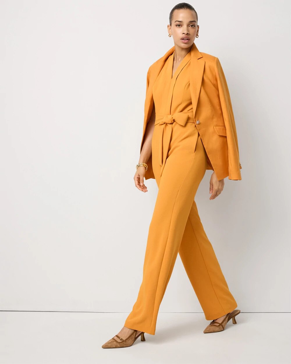 WHBM_SS20V-Nk20Jumpsuit_570413384_YLW007511_OF_ALT201.jpeg