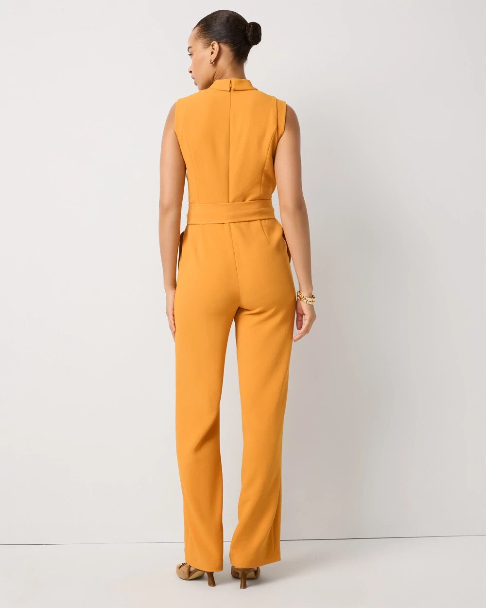 WHBM_SS20V-Nk20Jumpsuit_570413384_YLW007511_OF_ALT203.jpeg