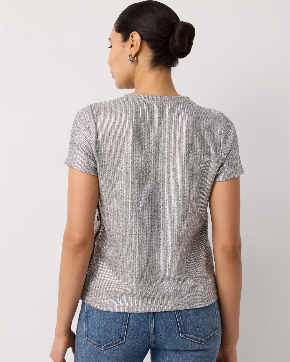 WHBM_Side20Button20Crew20Tee_570408082_GRY005882_OF_ALT203.jpeg