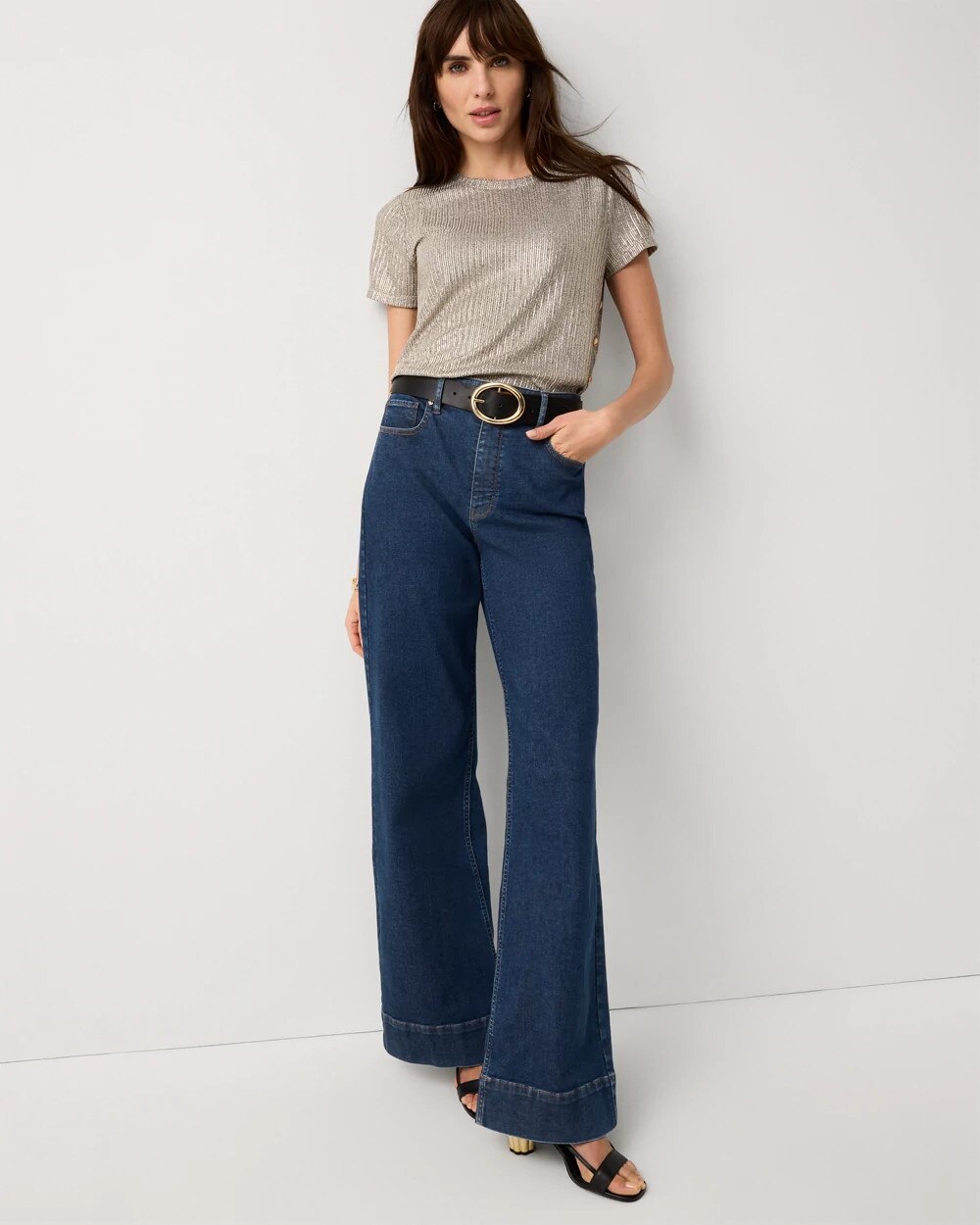 WHBM_Side20Button20Crew20Tee_570408624_NEU005885_OF_ALT201.jpeg
