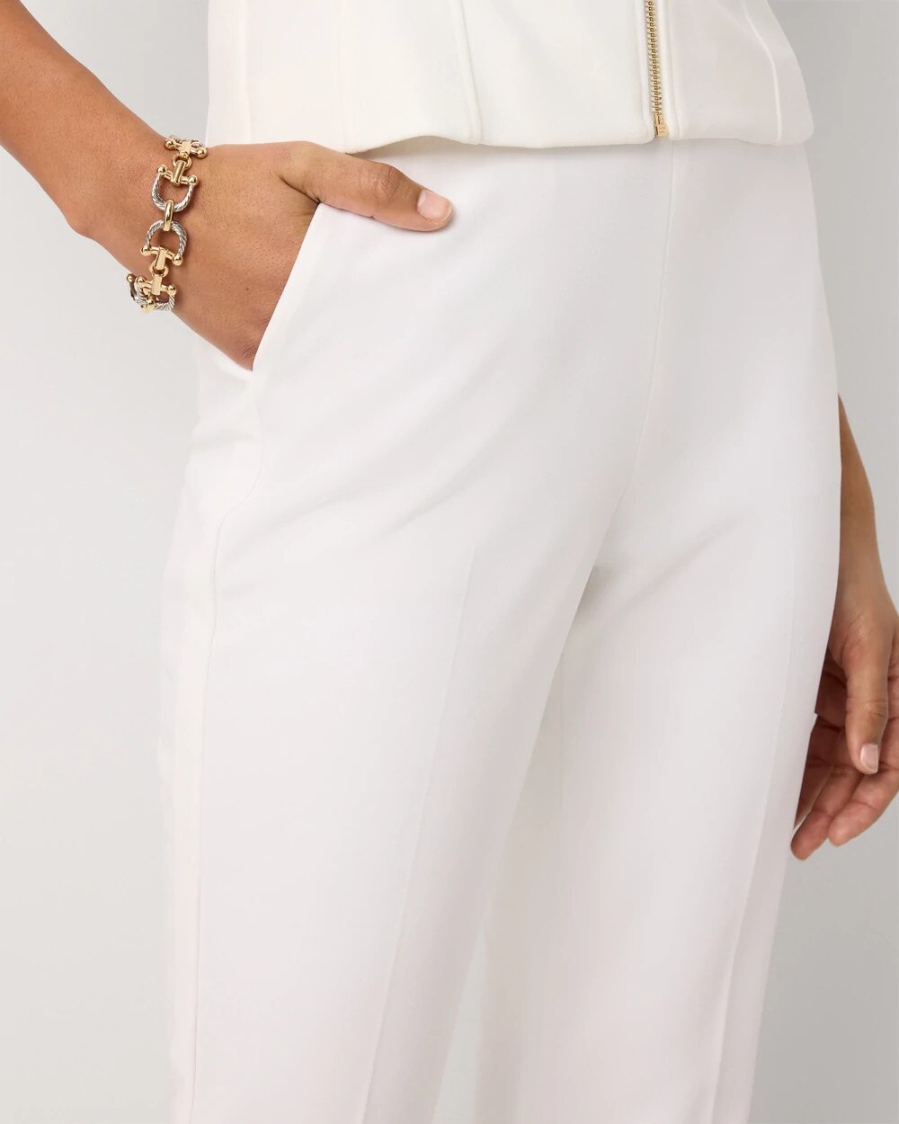 WHBM_Stretch20Crepe20Flare_570405941_IVO000190_OF_ALT202.jpeg