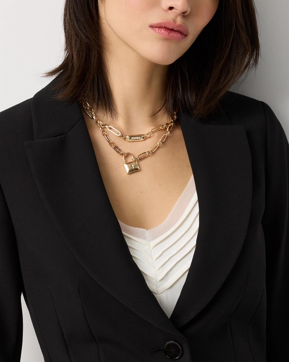 WHBM_Two20Button20Blazer_570405246_BLK000001_OF_ALT202.jpeg